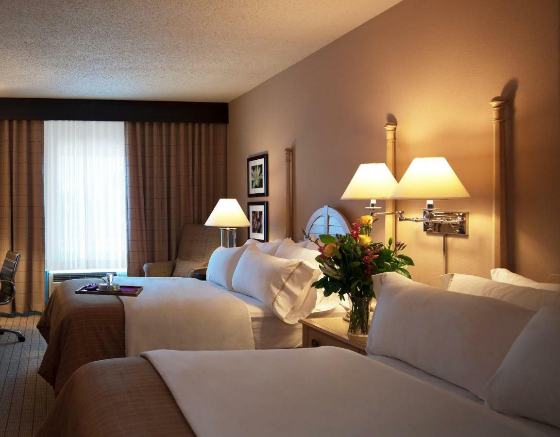 Belle Of Baton Rouge Hotel Exterior photo